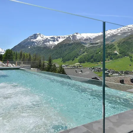 Alpen Bivio ホテル 4*